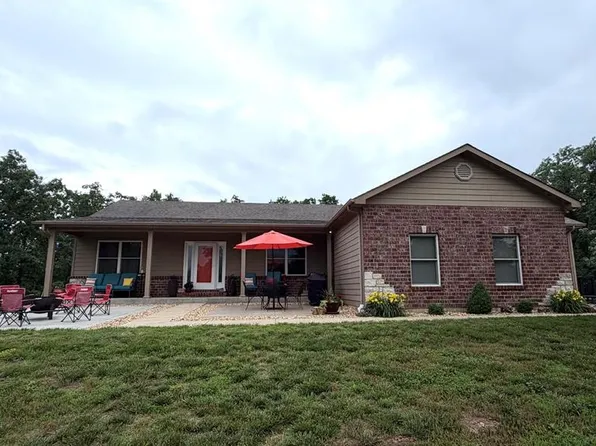 956 Rustling Oaks Ln, Sullivan, MO 63080