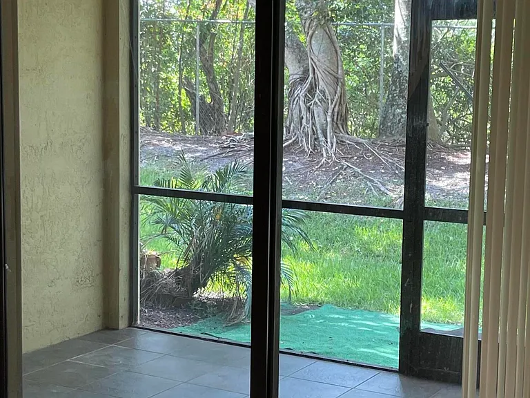 3909 Tree Top Dr #3909 — Photo 16