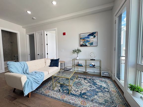 4th image of 40 Lembeck Ave #207