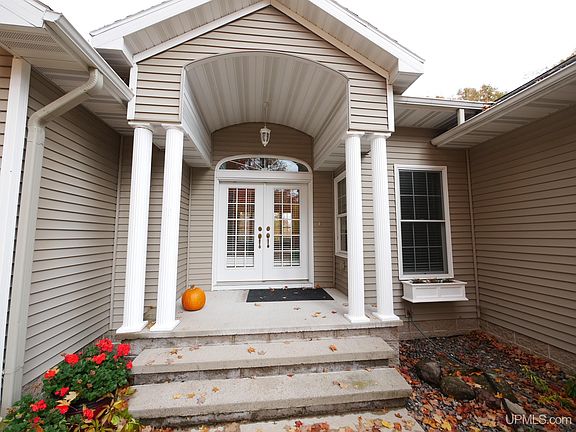 4th image of 1802 Robindale Dr
