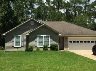 1104 Oak St, Ocean Springs, MS 39564