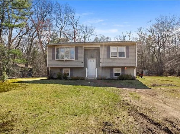 3208 Flat River Rd, Coventry, RI 02816