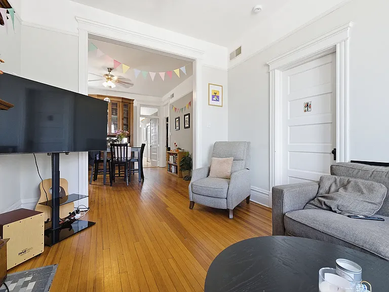 863 W Newport Ave #3F — Photo 6