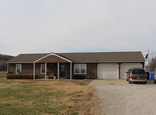 22951 207th St, Tonganoxie, KS 66086
