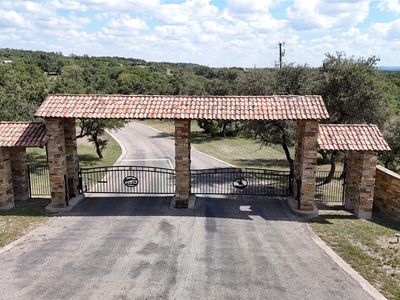 48 Stone Ridge Mountain Dr, Round Mountain, TX, 78663