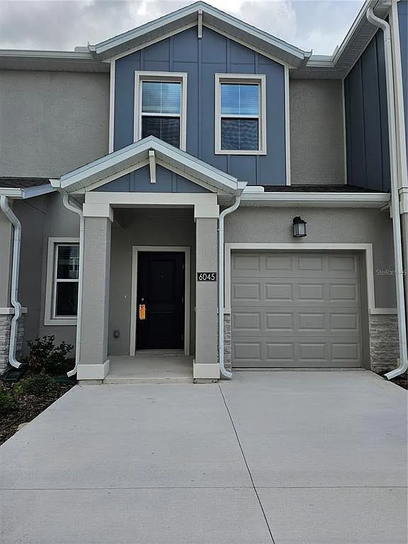 3 bed, 2.5 bath, 1689 sqft, $2,300 — Photo 2