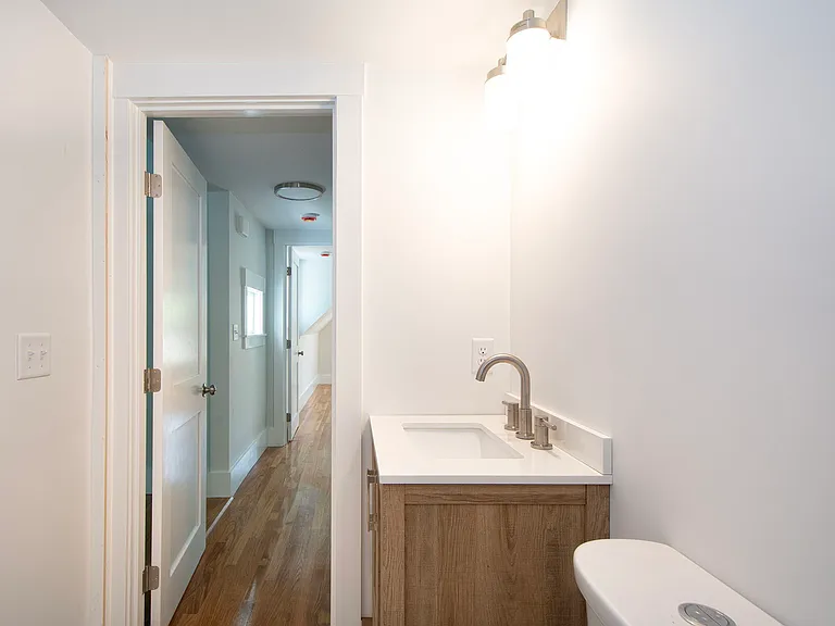 215 Gardner St #2 — Photo 13