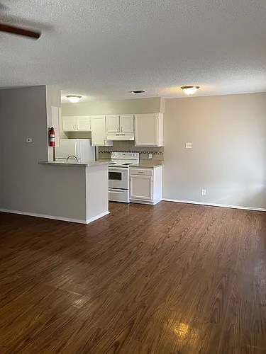 Grant Apartments Photo 1