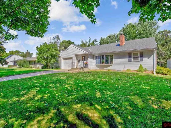 607 Swan St, Le Sueur, MN 56058