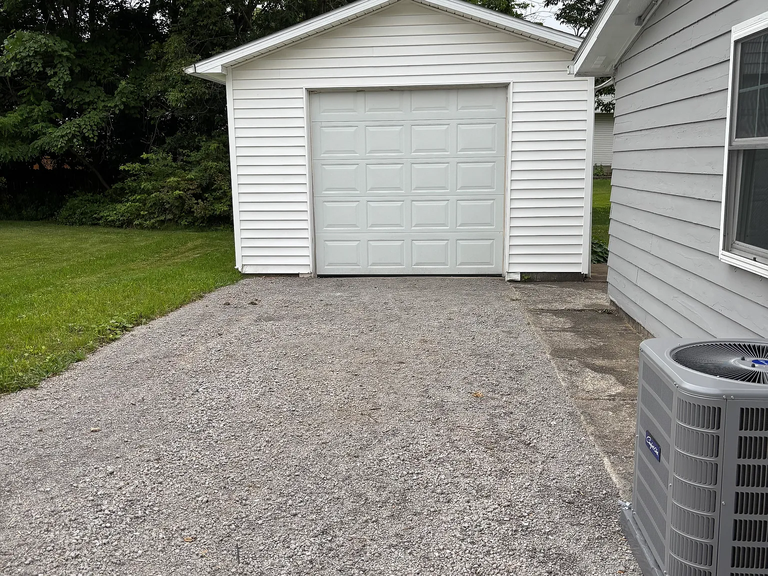 3 bed, 860 sqft, $1,200 — Photo 2