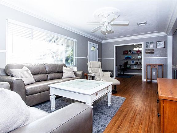 4th image of 2323 Beach Ave
