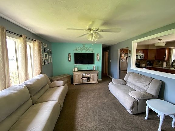 4th image of 22155 Farmwood Dr