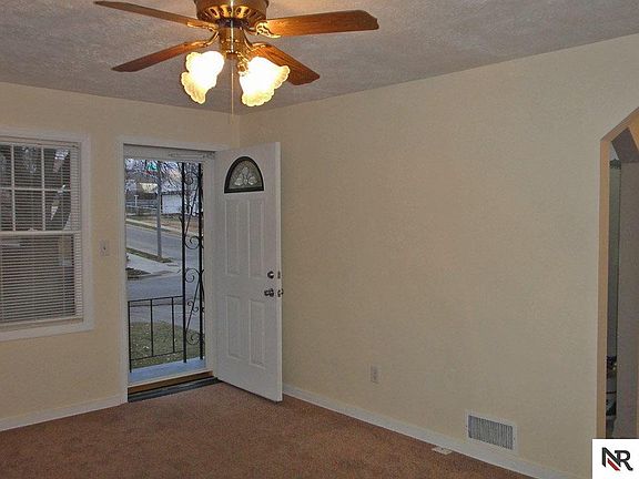 3rd image of 6201 S 36th Ave