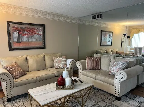 3400 Springdale 303 Boulevard #303, Palm Springs, FL 33461