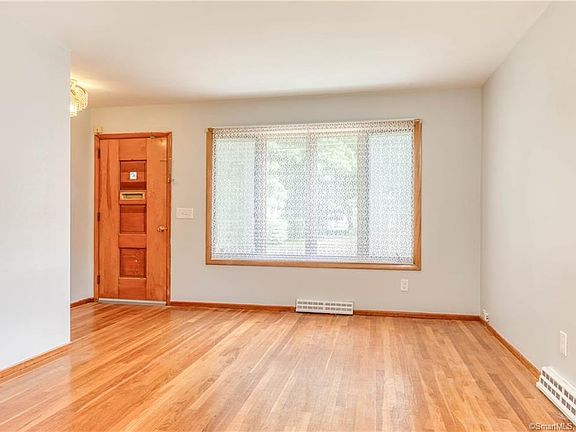3rd image of 111 Rockwood Ave
