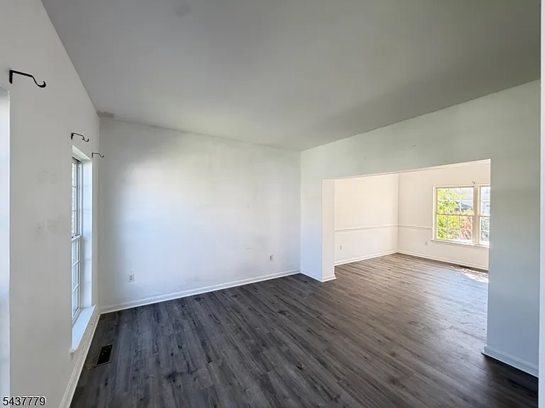 373 Stonehenge Dr — Photo 6