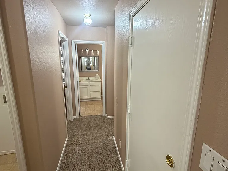 6243 Calle Feliz NW — Photo 14