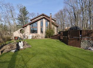 5 Beacon Hill Dr, Stony Brook, NY 11790