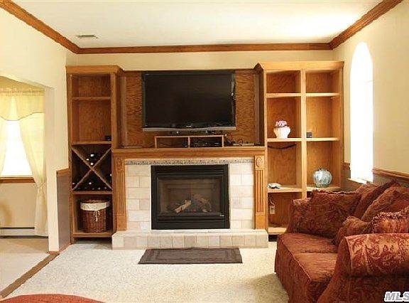 5th image of 26 Windcrest Dr