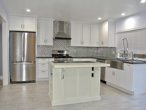 4th image of 2368 Meadowmont Dr