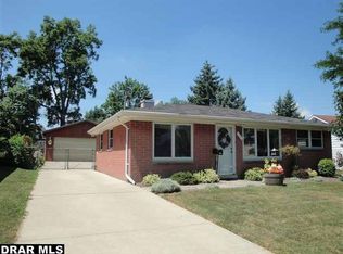 29136 S Wesley Ave, Flat Rock, MI 48134