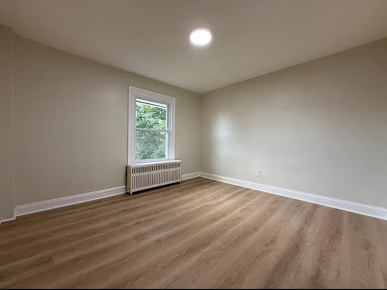 131 Clinton St #B — Photo 6