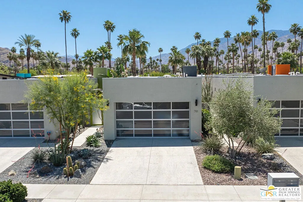 3 bed, 1793 sqft, $9,700 — Photo 1