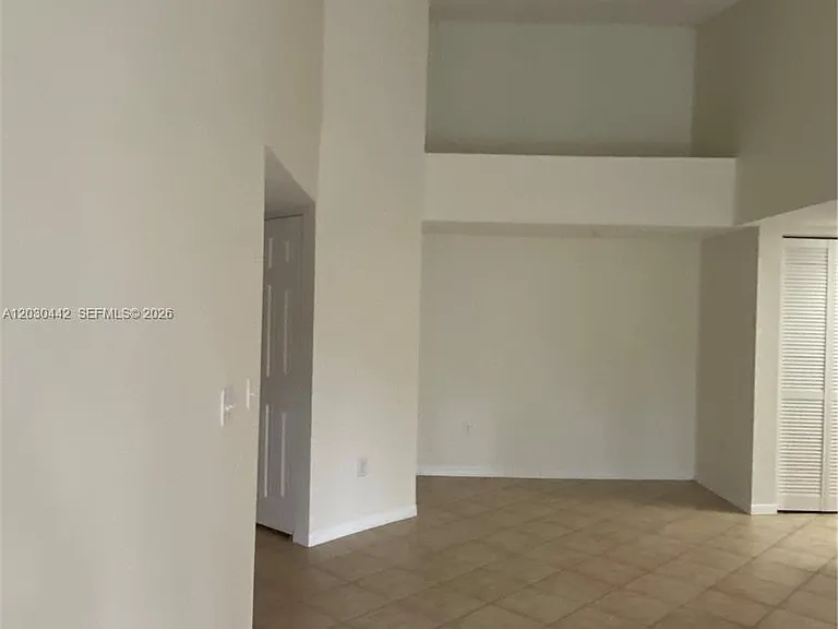 300 Crestwood Ct N #310 — Photo 7