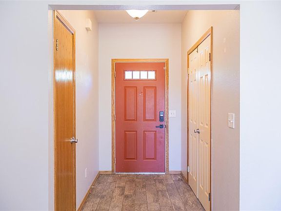 2nd image of 504 Quail Run S