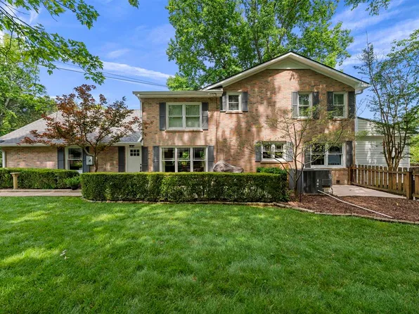 2040 Barberry Ct, Bowling Green, KY 42104