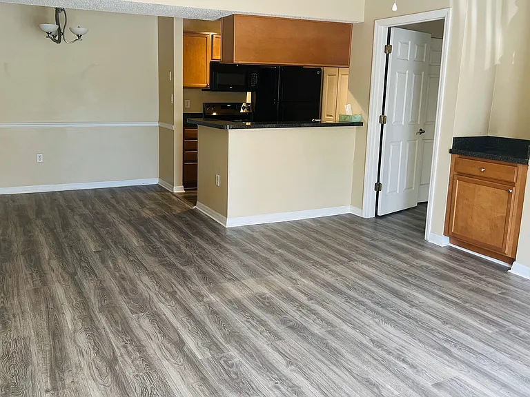 314 Lake Parsons Grn #201 — Photo 20