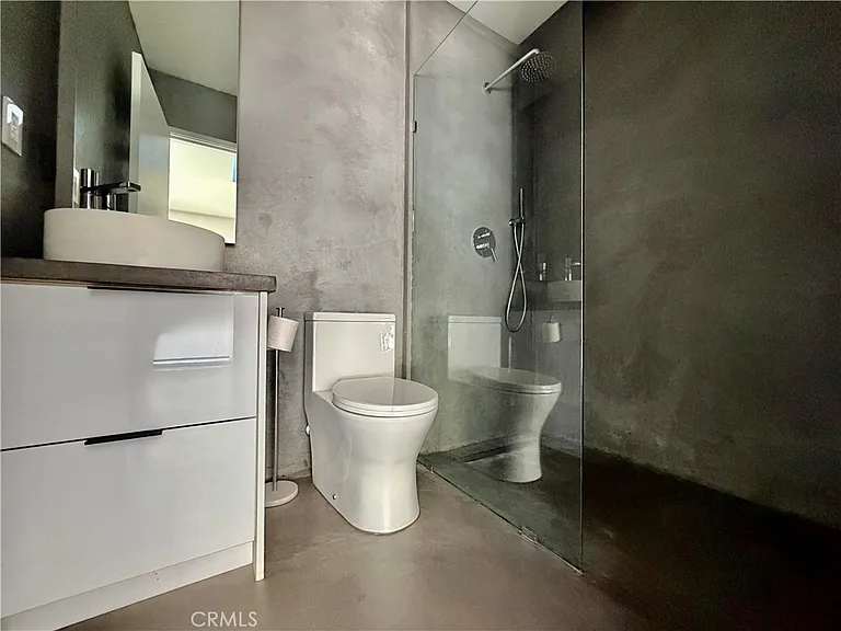 2536 Mayfield Ave #1/2 — Photo 7