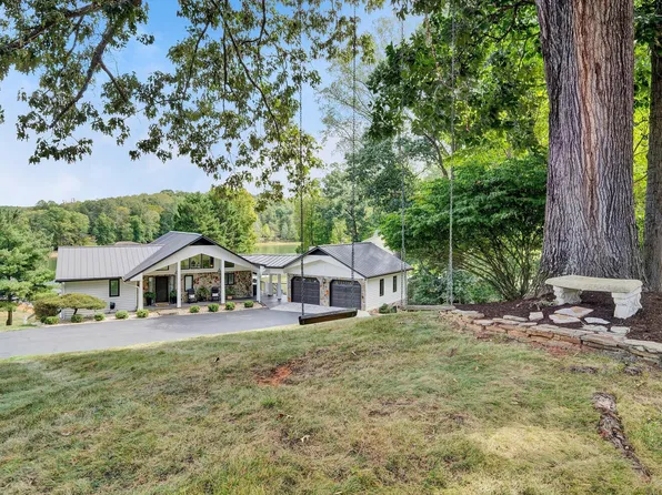 469 Cedar Ridge Rd, Union Hall, VA 24176