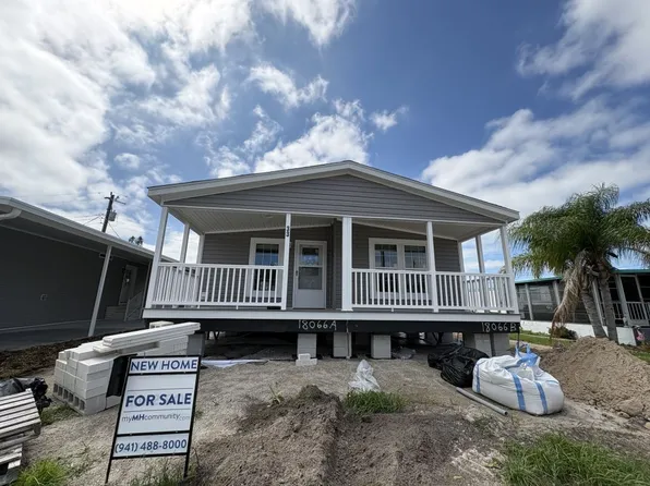 33 7th St W #33, Nokomis, FL 34275