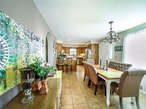 3rd image of 38 Pine Hill Dr