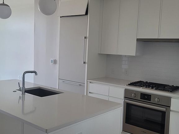 5th image of 191 Washington St #709