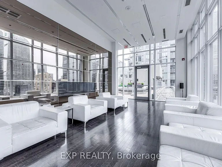 21 Nelson St #823 — Photo 6