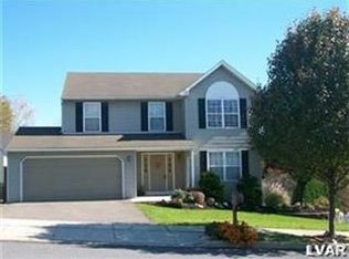 5048 Foxdale Dr, Whitehall, PA 18052