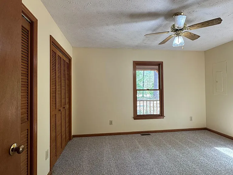 573 Ellis Rd — Photo 24
