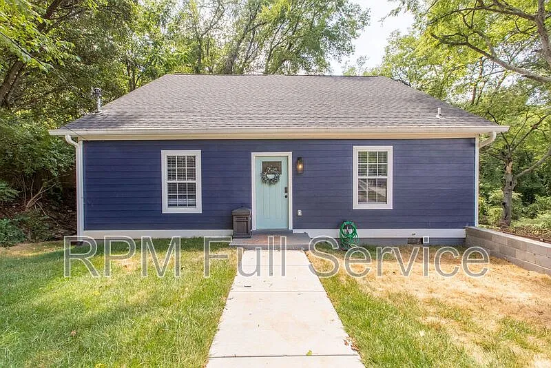 3 bed, 2.0 bath — Photo 4