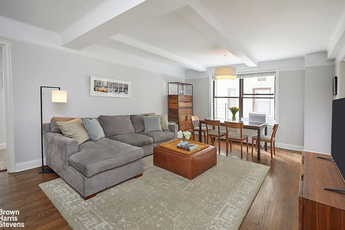 40 W 77th St #1A photo 1