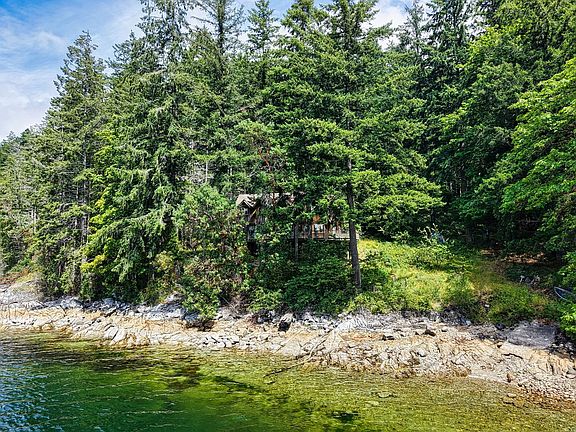4th image of 6787 Sechelt Inlet Rd