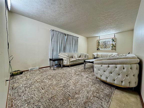 5th image of 929 Ruth Ave
