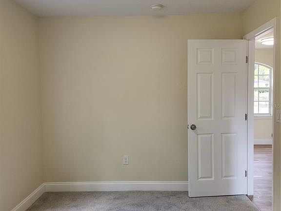 4th image of 1652 SW Harlem Cir