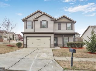 825 Donington Cir, Lawrenceville, GA 30045