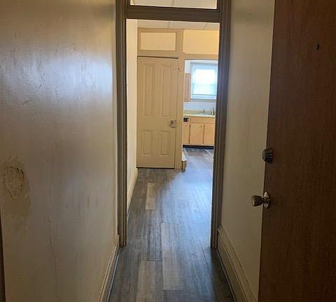 Entrance to Bright Studio Apartment.
No Carpet. New Luxury Vinyl Tile through the Studio Apartment