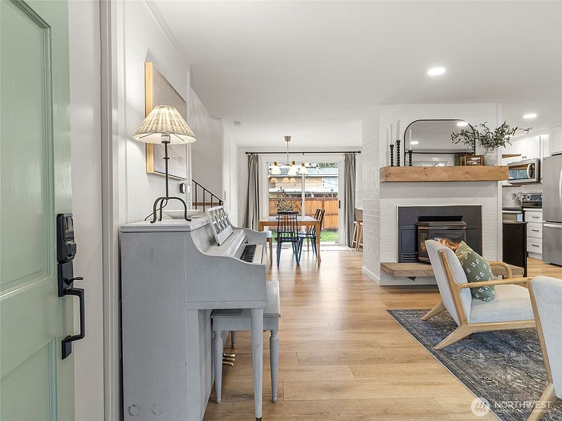 3rd image of 129 Christina Drive