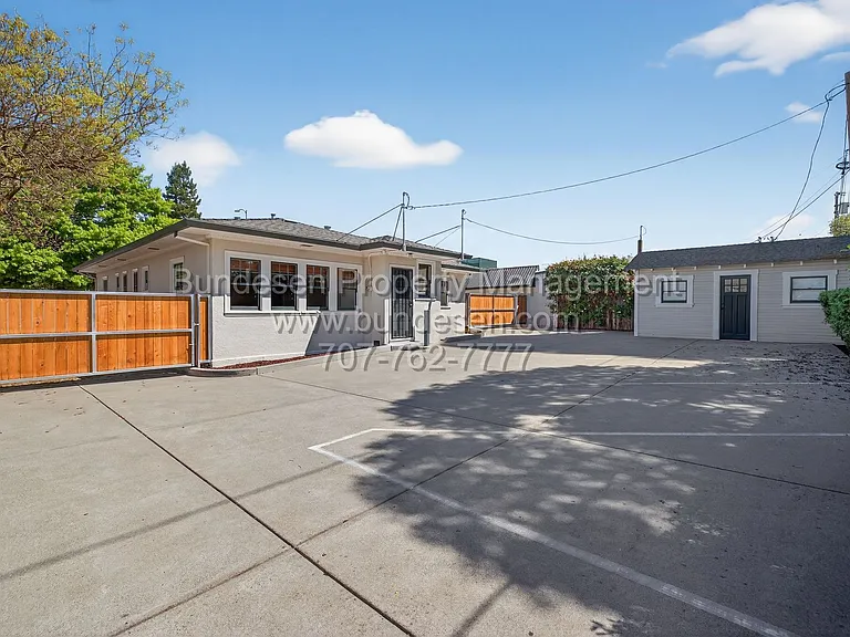 612 Petaluma Blvd S — Photo 7