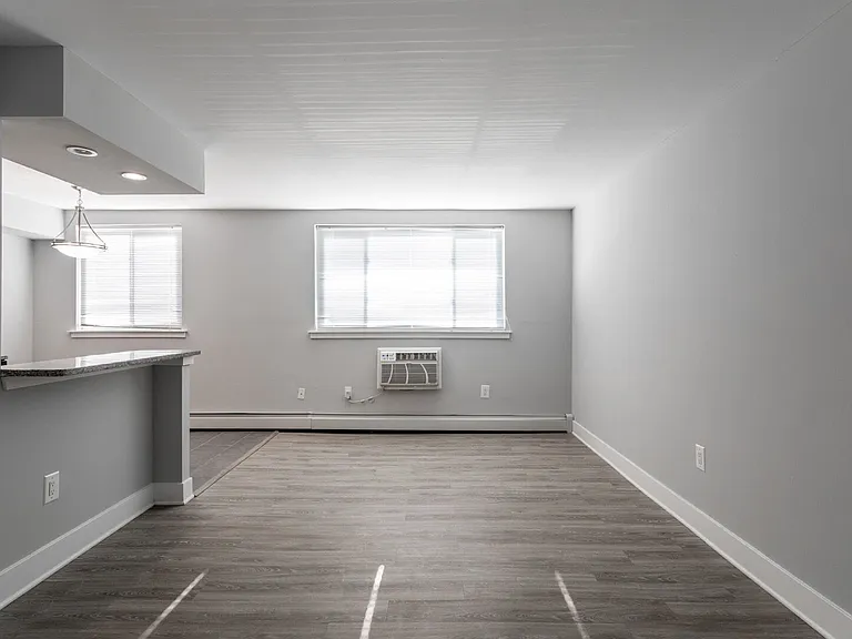 Ridge Court Apartments — Photo 5