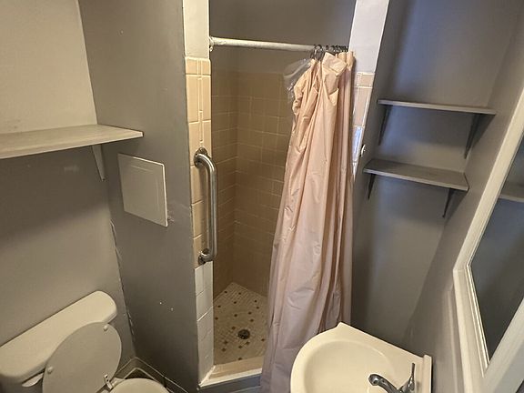 5th image of 130 Durant St APT B